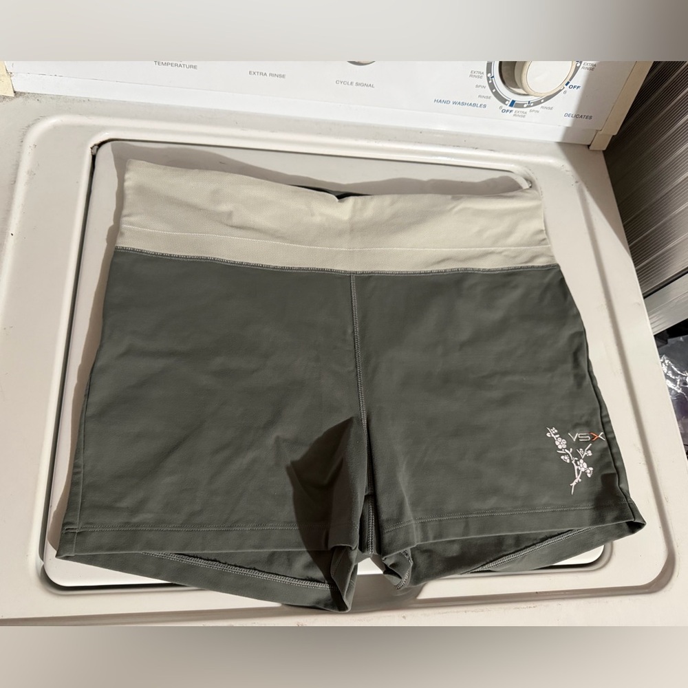 Victoria's Secret Women's Gray and Cream Bike Shorts